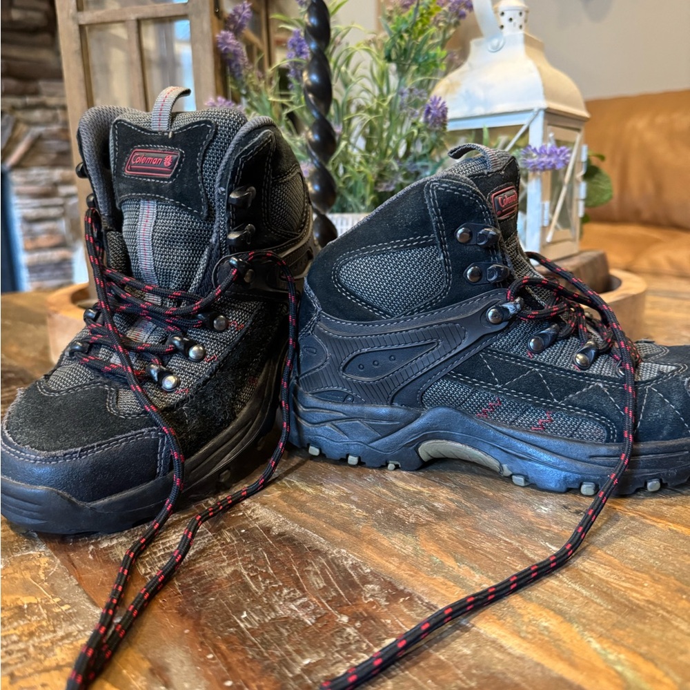 Coleman Kids Black and Red Hiking Boots size 3